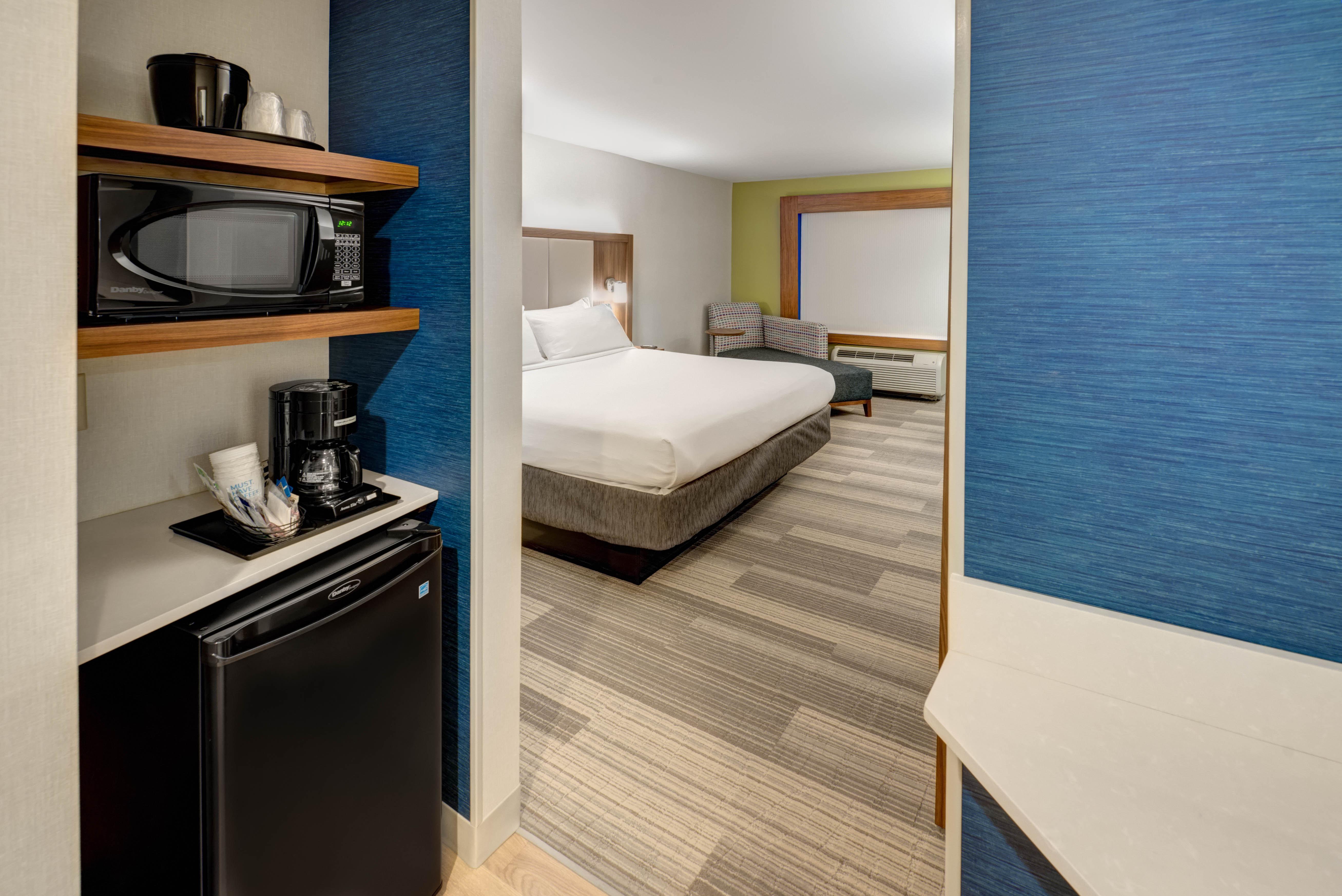 Holiday Inn Express Woodbridge By Ihg Avenel Εξωτερικό φωτογραφία