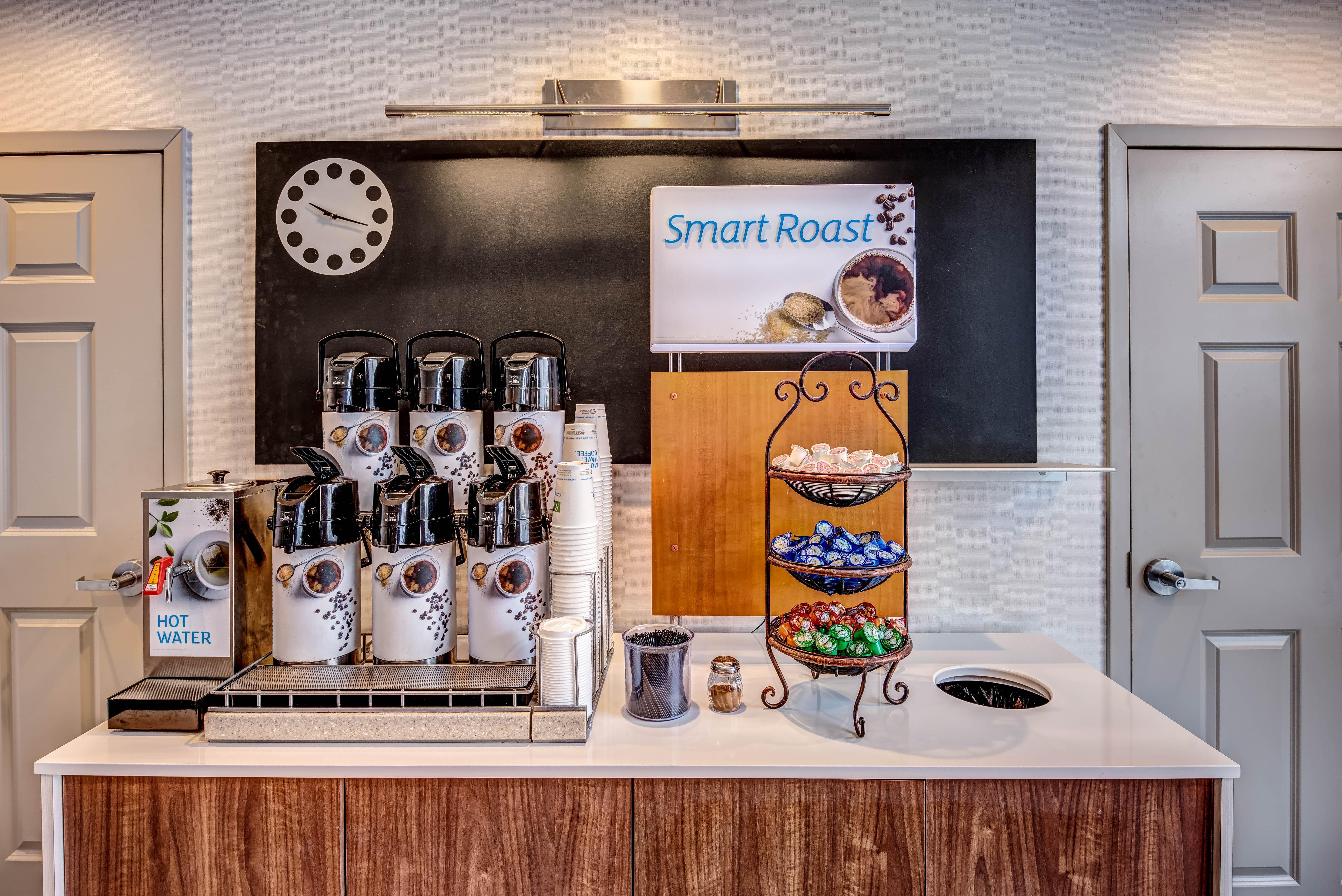 Holiday Inn Express Woodbridge By Ihg Avenel Εξωτερικό φωτογραφία