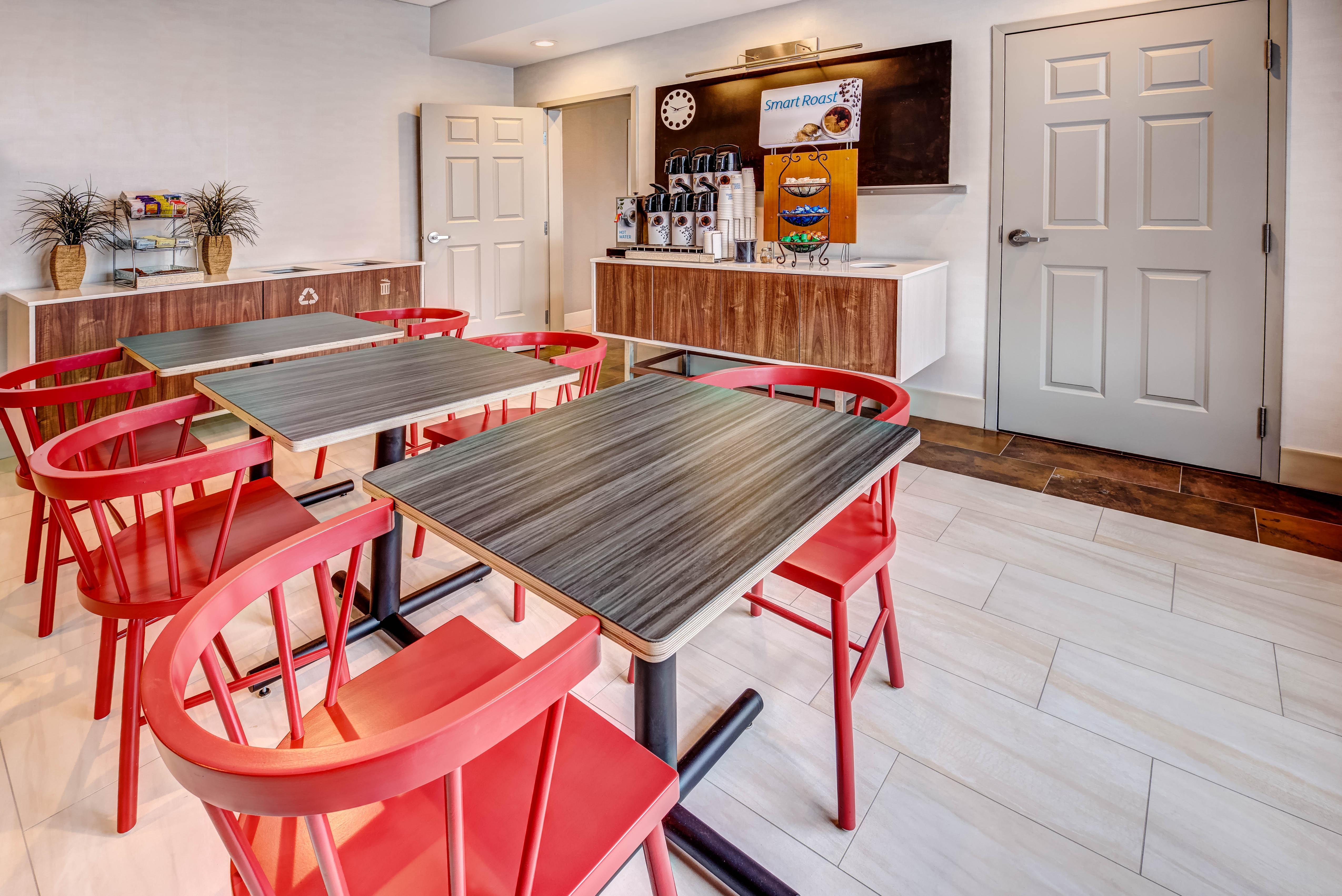 Holiday Inn Express Woodbridge By Ihg Avenel Εξωτερικό φωτογραφία