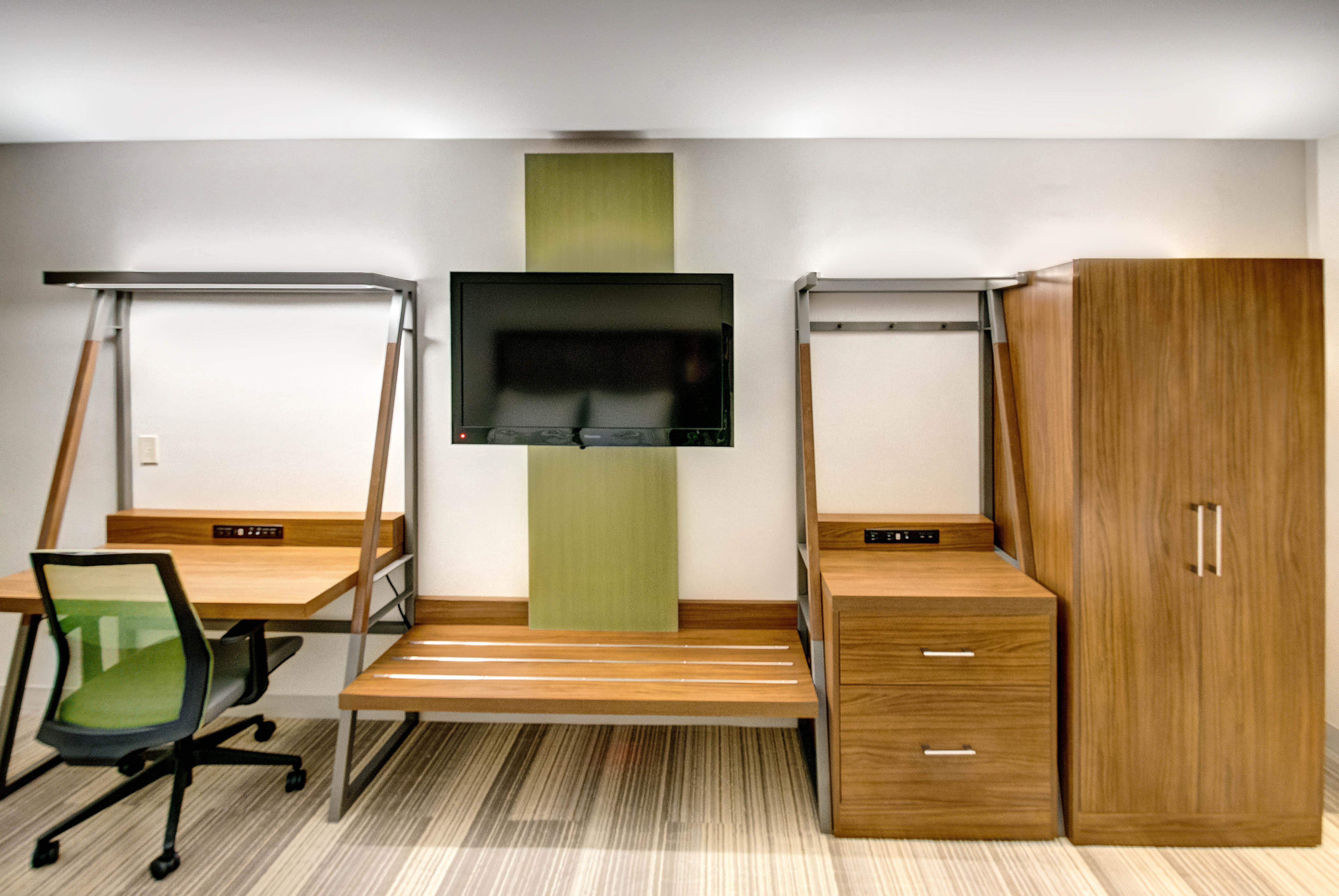 Holiday Inn Express Woodbridge By Ihg Avenel Εξωτερικό φωτογραφία