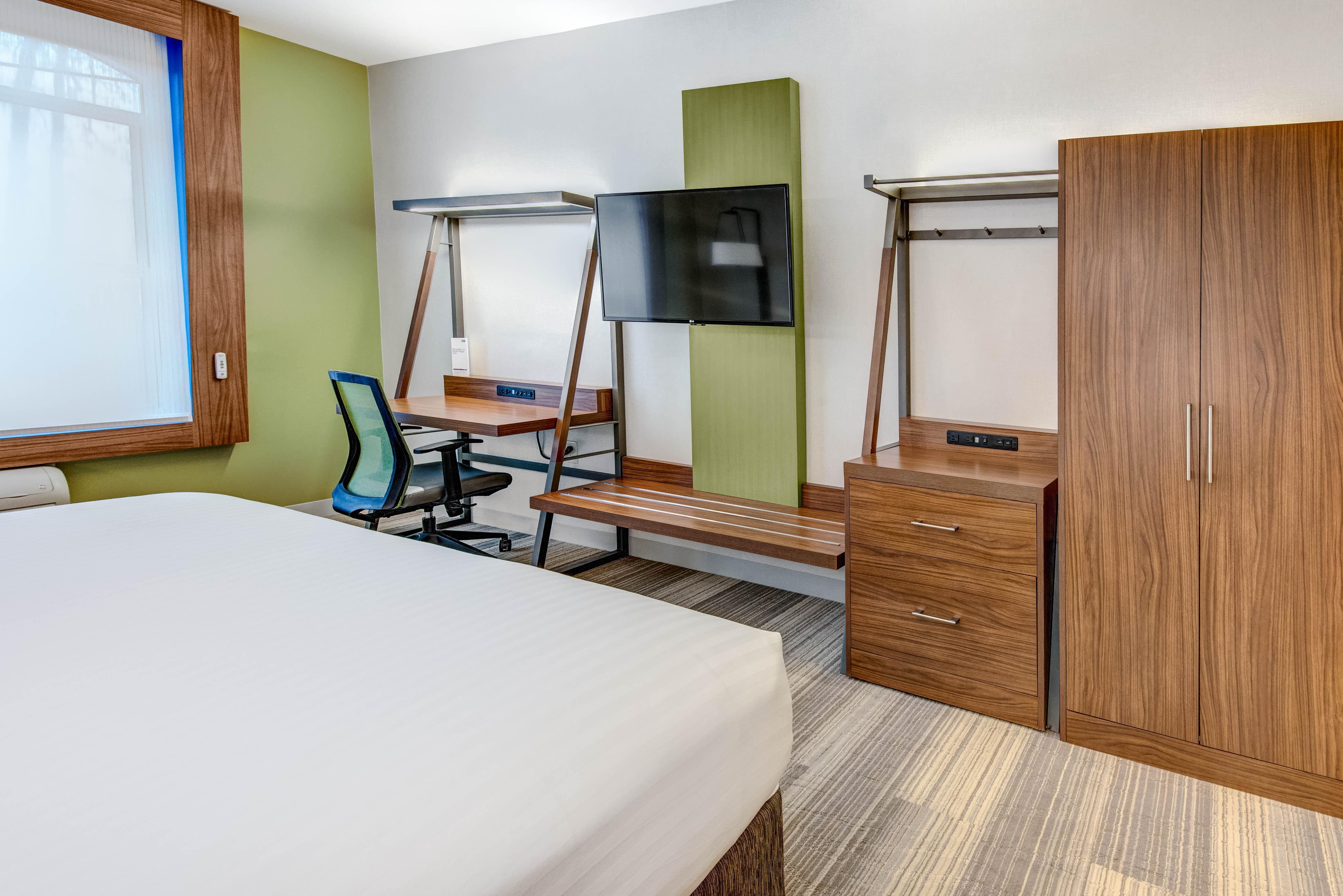 Holiday Inn Express Woodbridge By Ihg Avenel Εξωτερικό φωτογραφία