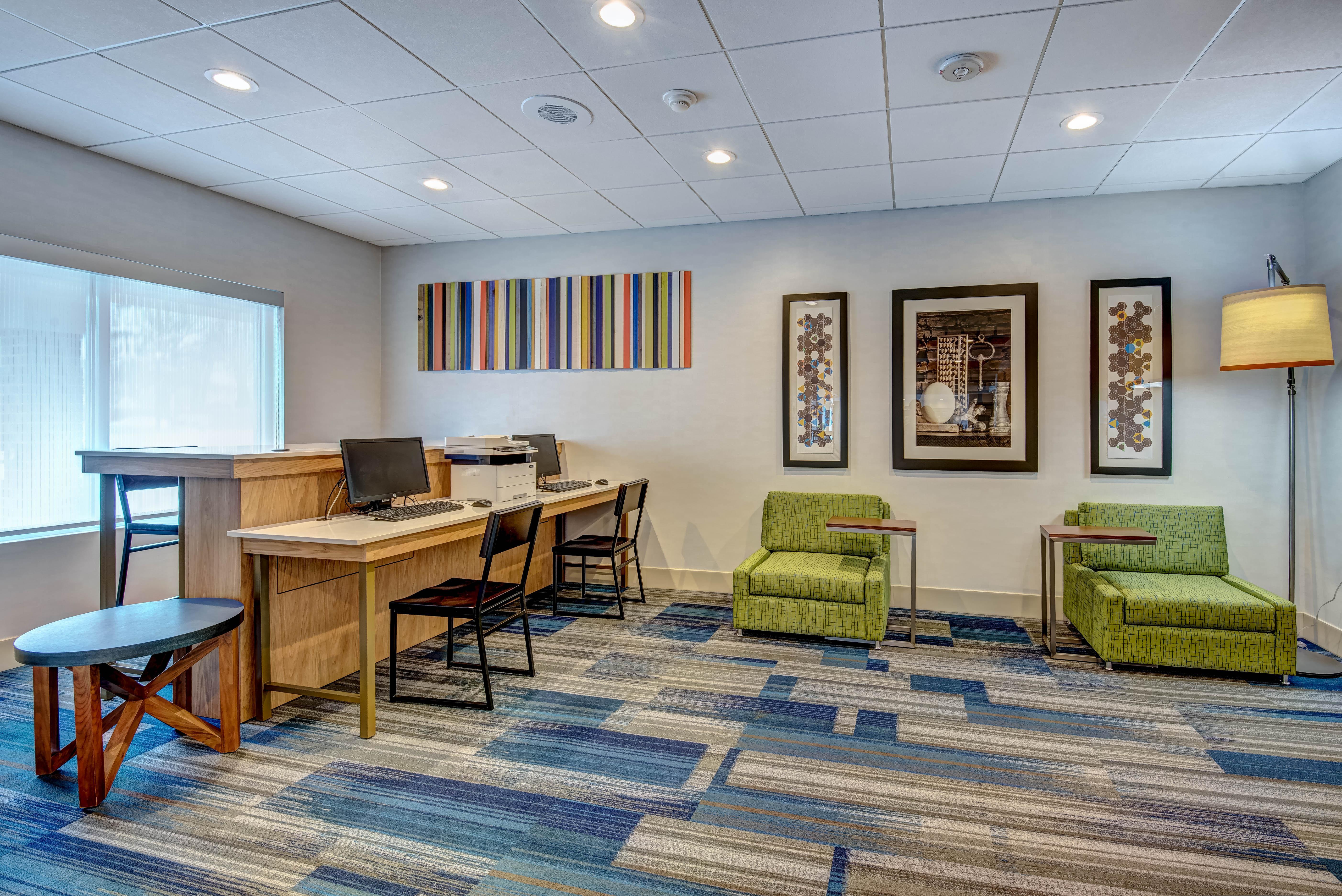 Holiday Inn Express Woodbridge By Ihg Avenel Εξωτερικό φωτογραφία