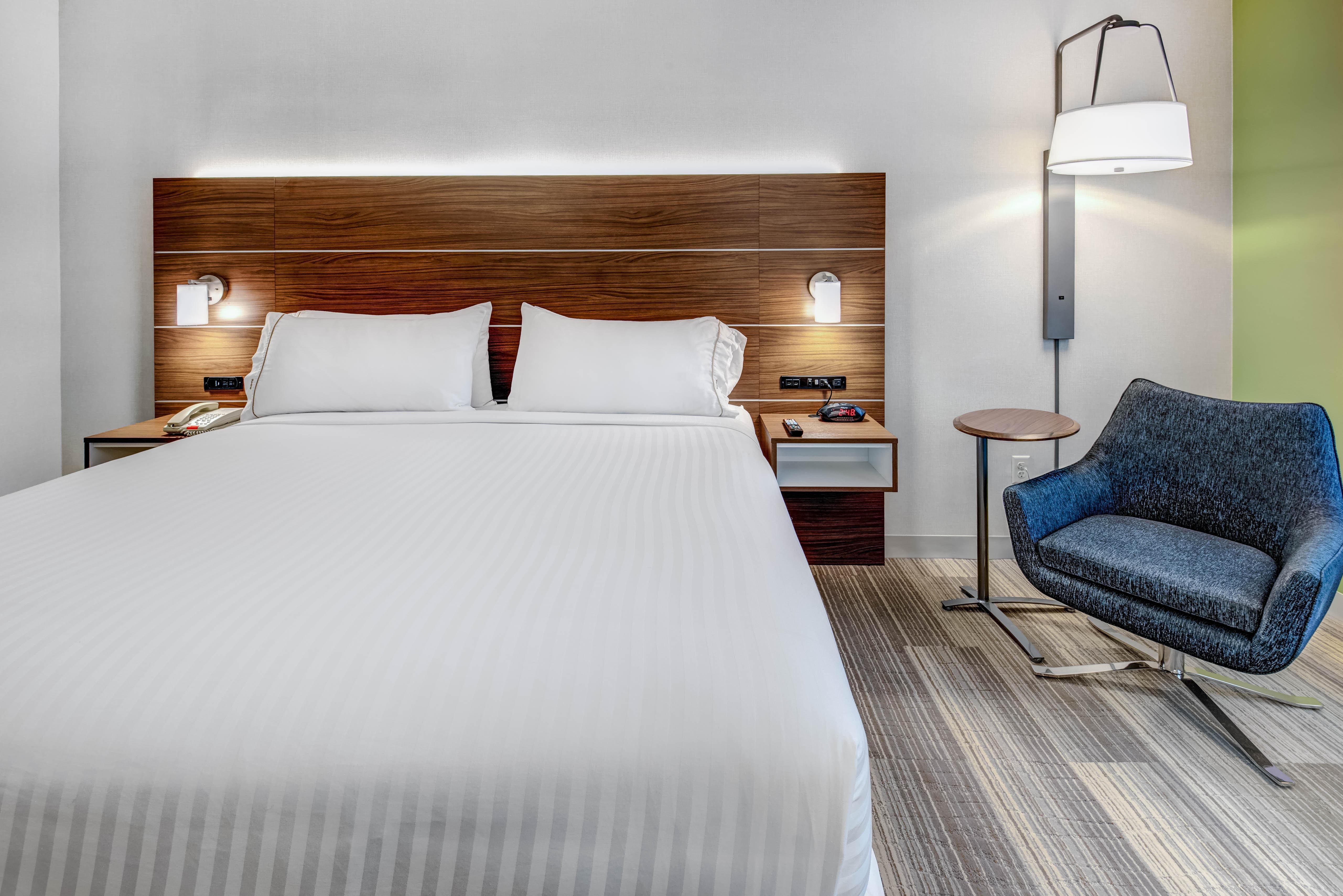 Holiday Inn Express Woodbridge By Ihg Avenel Εξωτερικό φωτογραφία