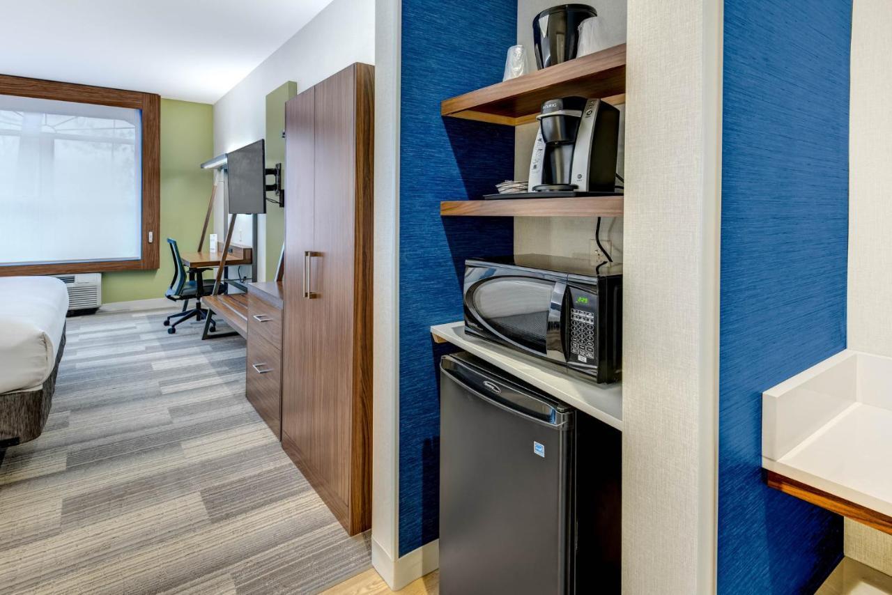Holiday Inn Express Woodbridge By Ihg Avenel Εξωτερικό φωτογραφία