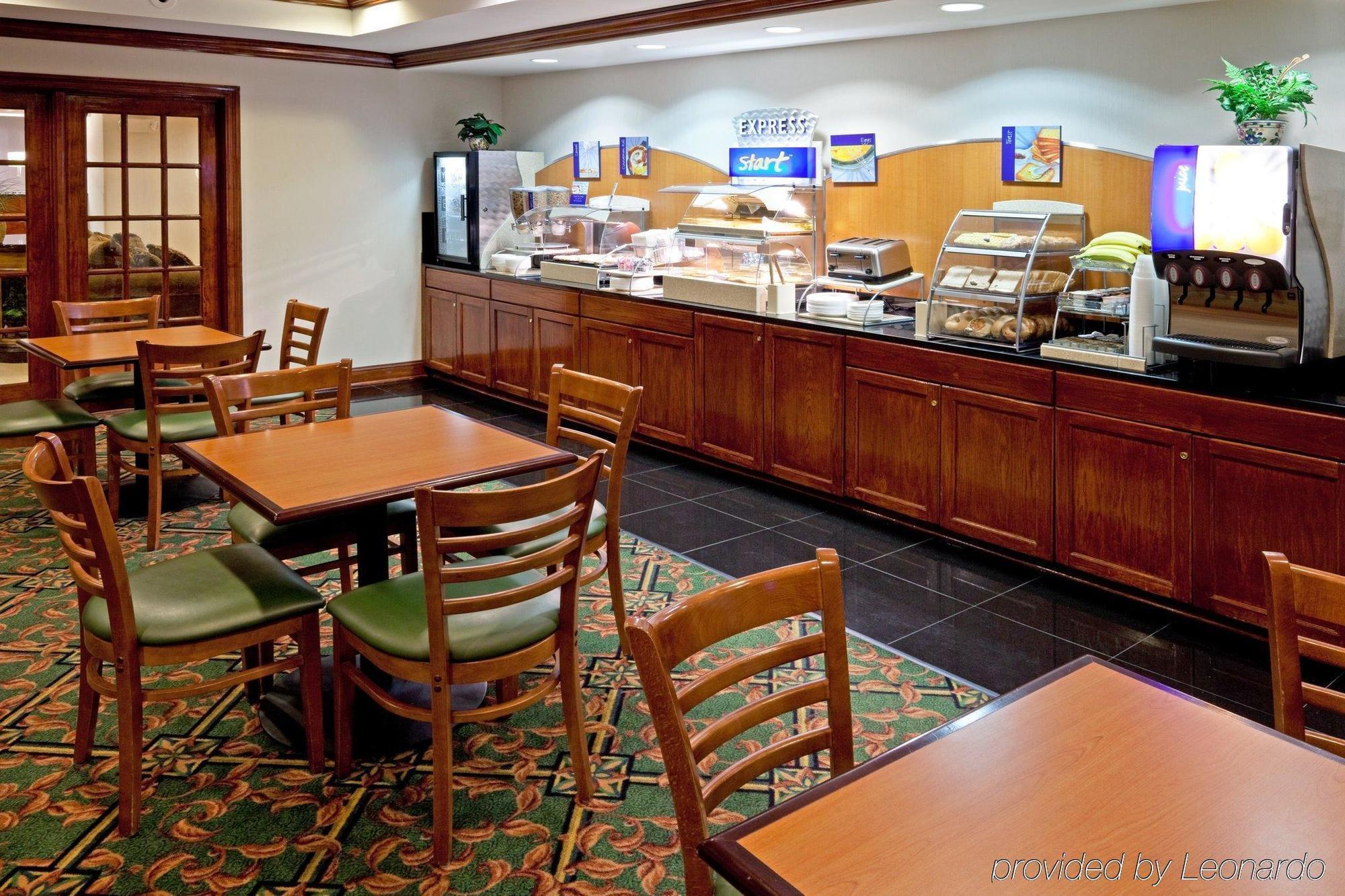 Holiday Inn Express Woodbridge By Ihg Avenel Εστιατόριο φωτογραφία