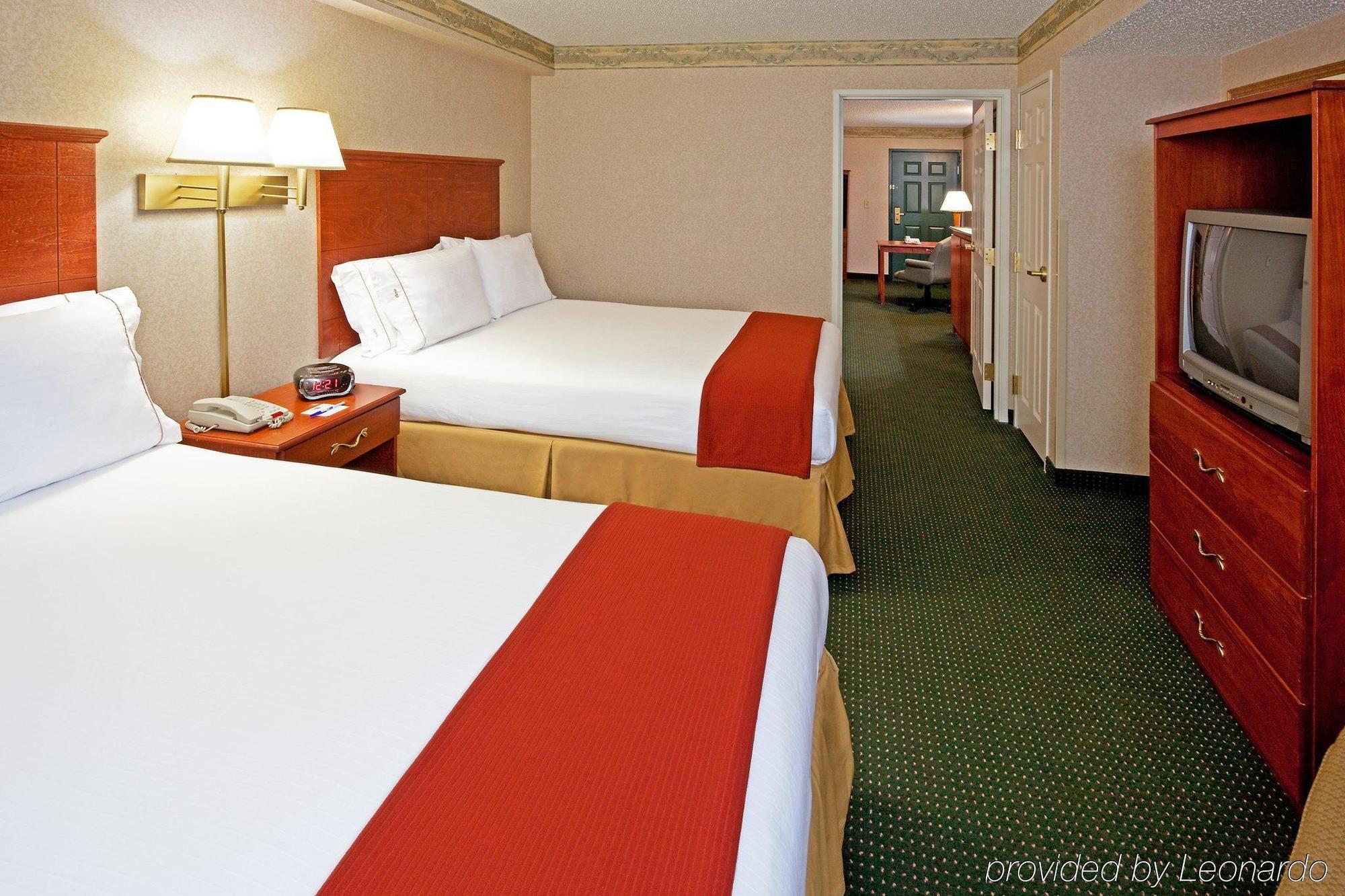 Holiday Inn Express Woodbridge By Ihg Avenel Εξωτερικό φωτογραφία